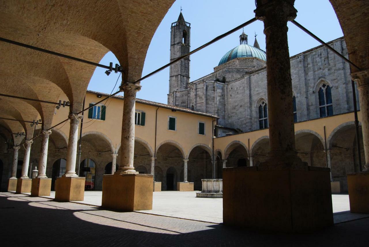 A Casa Di Lola Bed & Breakfast Ascoli Piceno Exterior photo